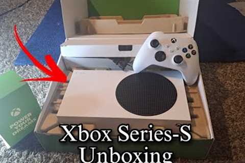 Unboxing The Xbox Series S - Holiday Edition Console